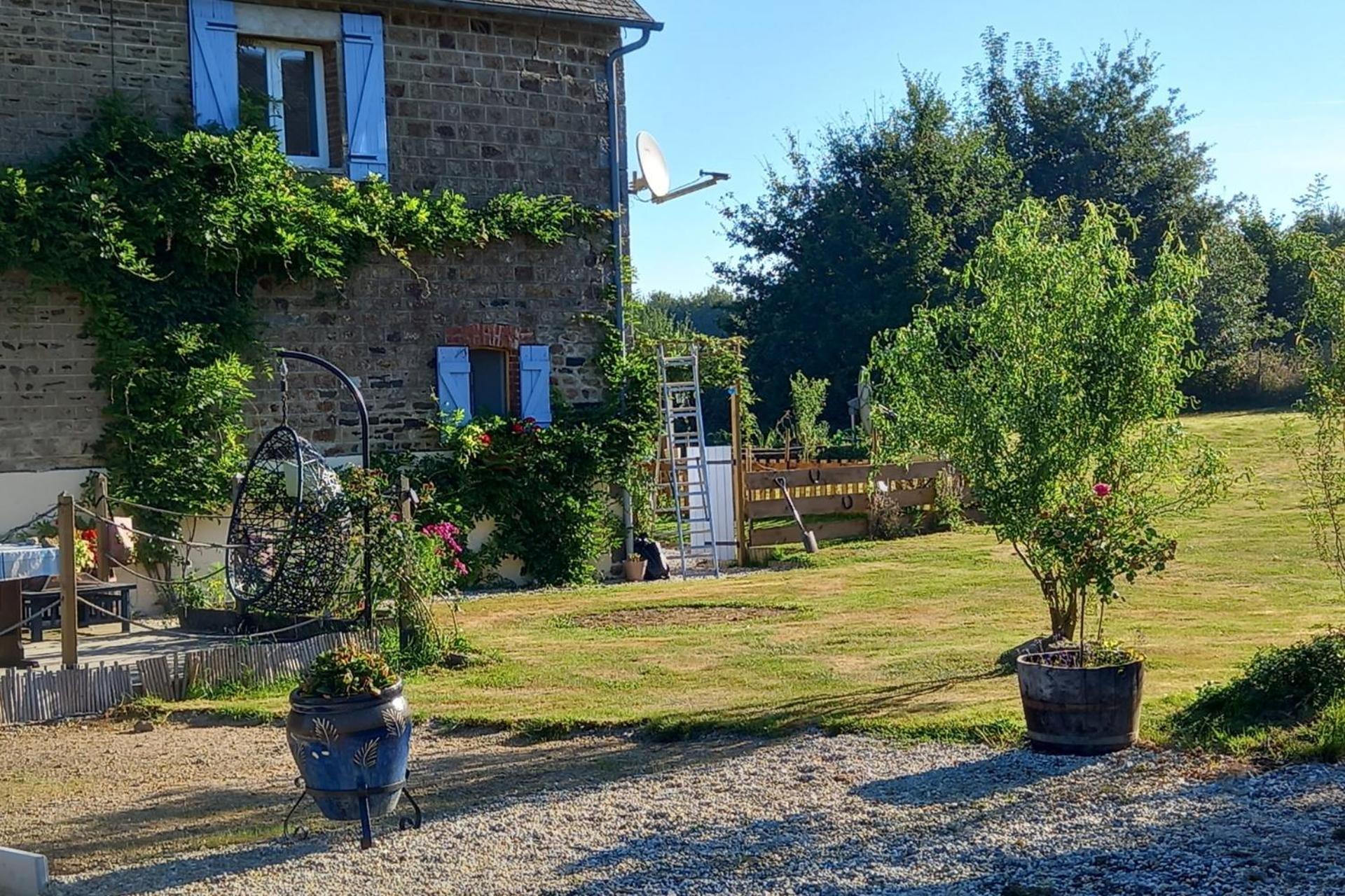 Mortain-Bocage - 2-Bed Wisteria Cottage - Sleeps 4 Notre-Dame-du-Touchet Extérieur photo